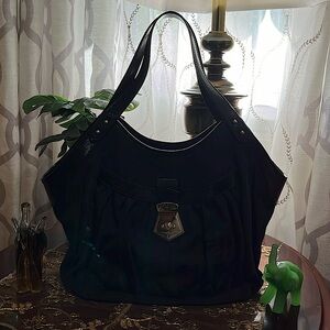 Fendi black in very good condition. Preloved Fendi bag.